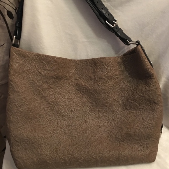 Designer Louis Vuitton hobo handbag - Picture 4 of 5